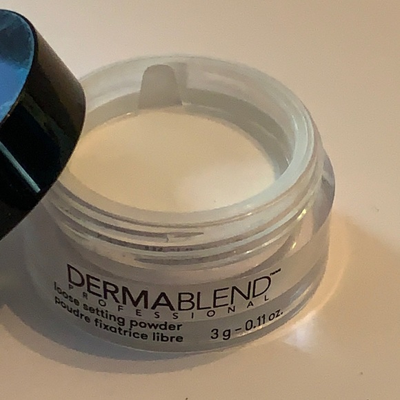 New Dermablend Profession Loose Setting Powder 3g - Picture 3 of 10